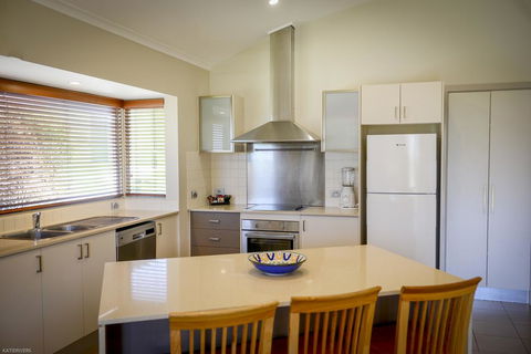 Merry Beach Caravan Park - Dalby Accommodation 1