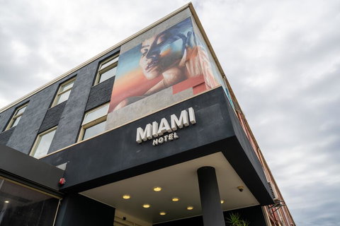 Miami Hotel Melbourne - Dalby Accommodation 0