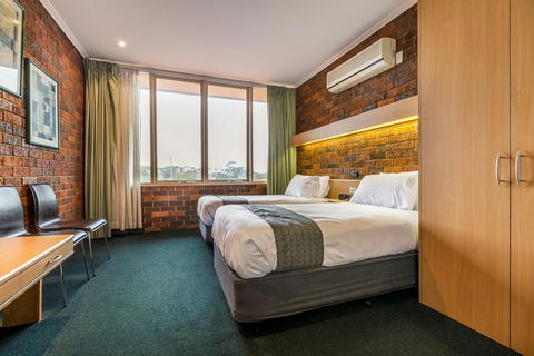 Millers Inn - Dalby Accommodation 3