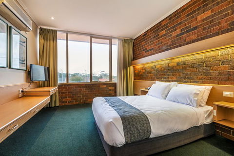 Millers Inn - Dalby Accommodation 2