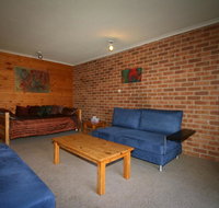 Misty Gables 2/24 Townsend Street - Dalby Accommodation