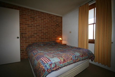 Misty Gables 2/24 Townsend Street - Dalby Accommodation 3