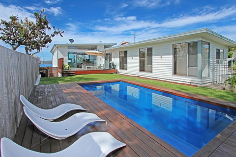 Mitchell 220 - BANNISTERS BEACH HOUSE - Dalby Accommodation 0