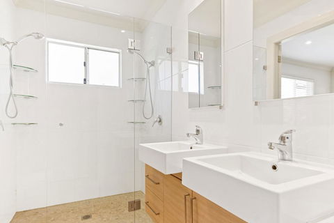 MITCHELL PARADE 120, MOLLYMOOK - Dalby Accommodation 3