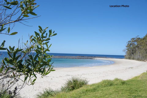 Mitchell Pde 71 Mollymook - Dalby Accommodation 0