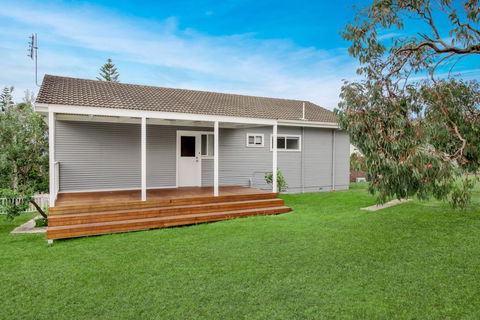 Mitchell Pde 71 Mollymook - Dalby Accommodation 3