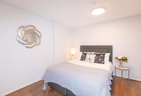 MLB48-Sydney Harbour Stunning View Studio With Free Parking - Dalby Accommodation 2