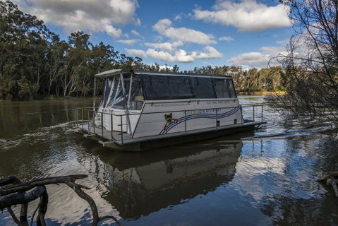 Moama On Murray Houseboats - Dalby Accommodation 2