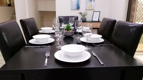Modern 4-Bedroom House On Cunningham Near Singleton CBD Hunter Valley - Dalby Accommodation 3