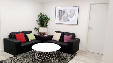 Modern 4-Bedroom House On Cunningham Near Singleton CBD Hunter Valley - Dalby Accommodation 1