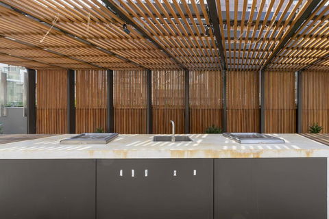 Modern Apartment In Darling Harbour - Dalby Accommodation 3