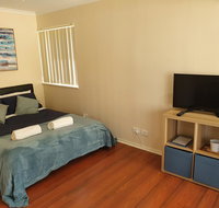 Modern Cosy Studio Close to QEH  Adelaide CBD  Airport  Beaches - Dalby Accommodation