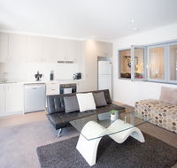 Modern Executive Apartment  Braddon 1BR Wine Wifi Secure Parking Canberra - Dalby Accommodation