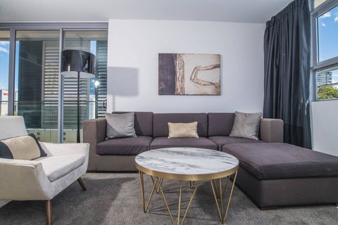 Modern Home For 4 @Silkari Suite Chatswood - Dalby Accommodation 2