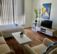 Modern Unit Near To Surfers Paradise - Dalby Accommodation