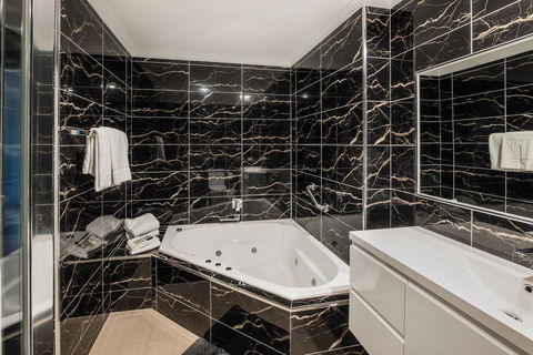 Mollymook Shores Motel And Conference Centre - Dalby Accommodation 2