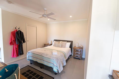 Mortimers Wines - The Vines Studio - Dalby Accommodation 0