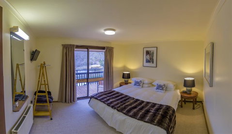 Mowamba River Lodge - Dalby Accommodation 3