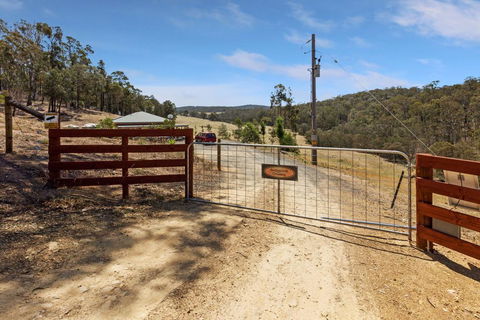 Mt Taylor Country Retreat-15 Minutes To Bairnsdale - Dalby Accommodation 1