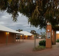 Mud Hut Motel - Dalby Accommodation