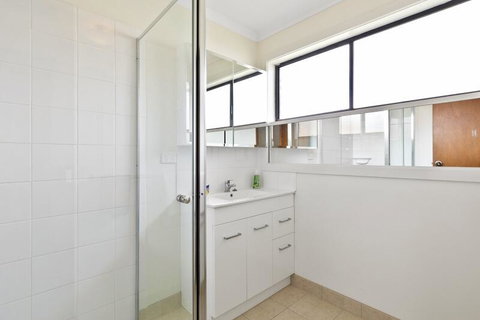 Muirfield Beach Unit 123 - Dalby Accommodation 1