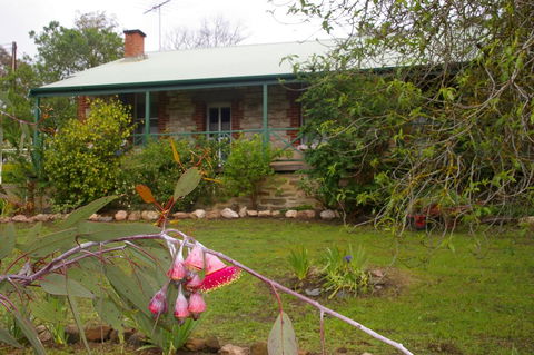 Naimanya Cottage - Dalby Accommodation 2
