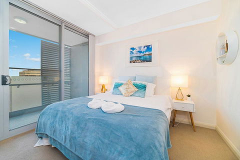 Near Airport & Train Station Stylish Two-Story Apartment - Dalby Accommodation 3