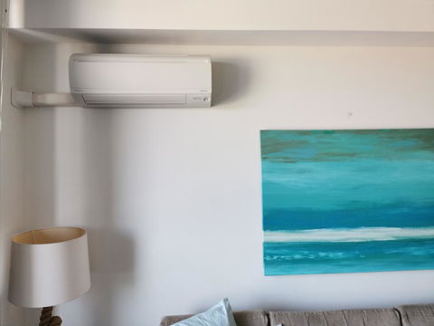 Near Airport & Train Station Stylish Two-Story Apartment - Dalby Accommodation 2