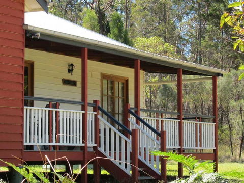 Neds Cabin - Dalby Accommodation 0