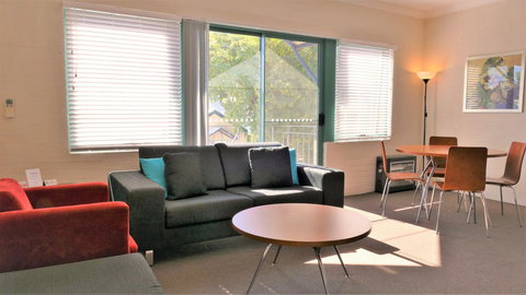 Dowler Apartments Subiaco - Dalby Accommodation 8