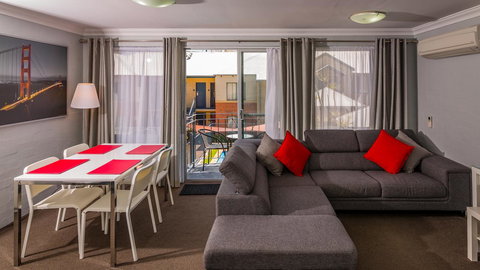 Dowler Apartments Subiaco - Dalby Accommodation 42