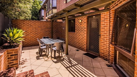 Dowler Apartments Subiaco - Dalby Accommodation 38