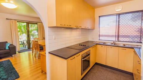 Dowler Apartments Subiaco - Dalby Accommodation 40