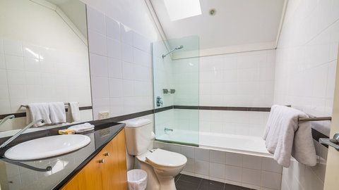 Dowler Apartments Subiaco - Dalby Accommodation 11