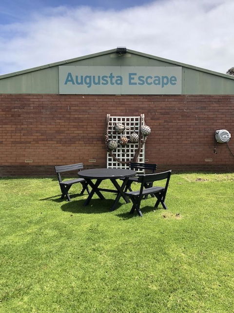 Augusta Escape Holiday Units - Dalby Accommodation 29