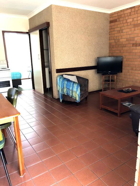 Augusta Escape Holiday Units - Dalby Accommodation 14