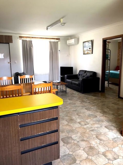 Augusta Escape Holiday Units - Dalby Accommodation 21