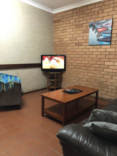 Augusta Escape Holiday Units - Dalby Accommodation 13