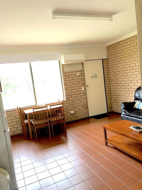 Augusta Escape Holiday Units - Dalby Accommodation 8