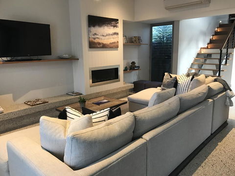 The Urban Beach House - Dalby Accommodation 5