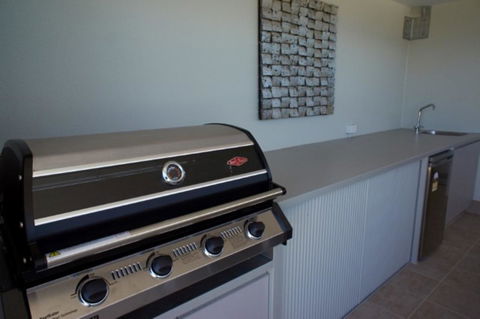 The Urban Beach House - Dalby Accommodation 19