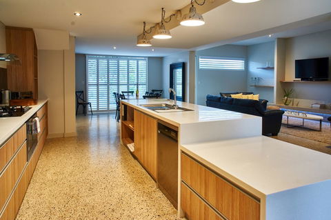 The Urban Beach House - Dalby Accommodation 8