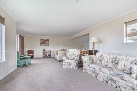 Serpentine Rose - Dalby Accommodation 9