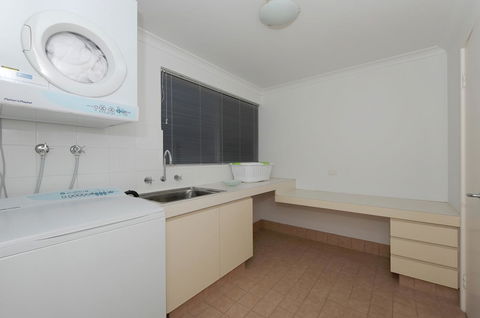Cottesloe Beach House II - Dalby Accommodation 20