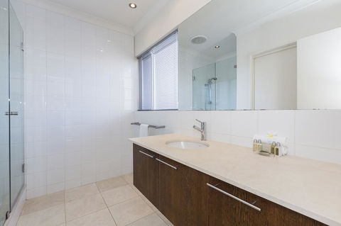 Cottesloe Beach House II - Dalby Accommodation 18