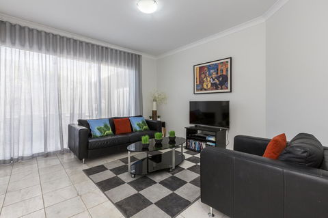 Cottesloe Beach House II - Dalby Accommodation 7