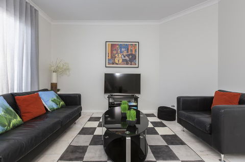 Cottesloe Beach House II - Dalby Accommodation 6