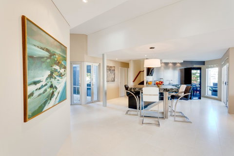 Cottesloe Contemporary Villa - Dalby Accommodation 5