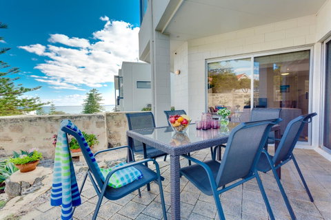 Cottesloe Contemporary Villa - Dalby Accommodation 14