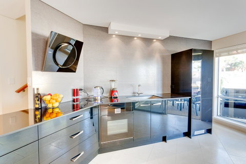 Cottesloe Contemporary Villa - Dalby Accommodation 12